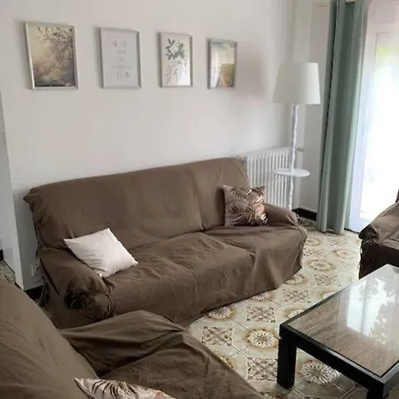 Le Yucca Proche Des Plages Catalanes * Bompas (Pyrenees-Orientales)